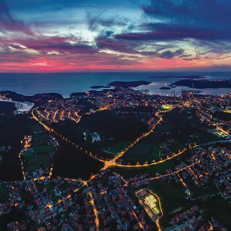 Apartament Riviera *