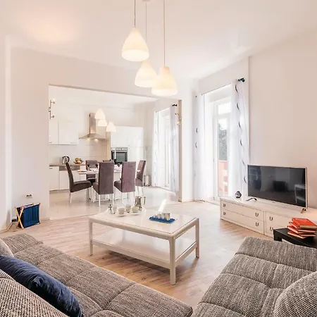 Apartament Riviera *