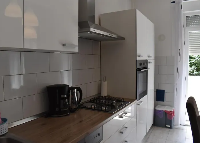 Riviera アパート プーラ