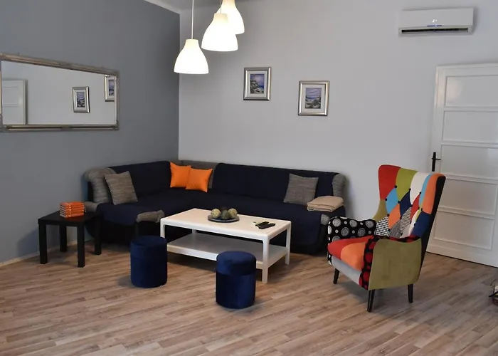 Riviera アパート プーラ