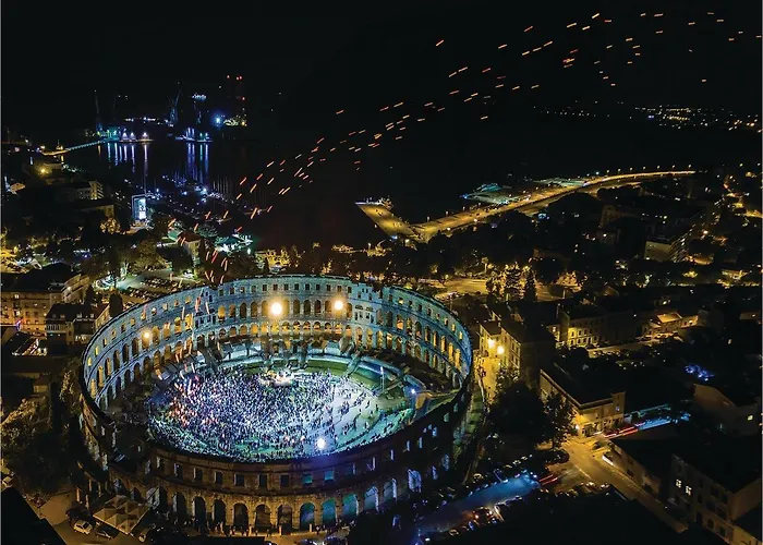 アパート Riviera プーラ